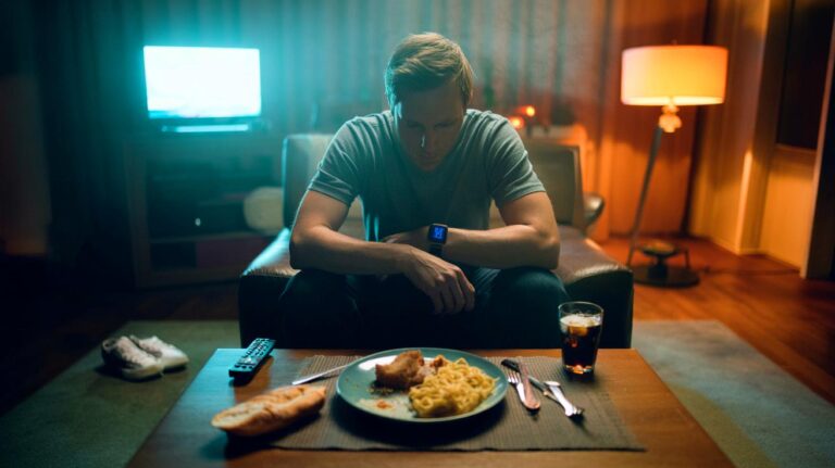 Illustration de s’asseoir juste après le repas favorisant la prise de poids